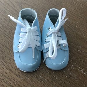 Crib shoes
